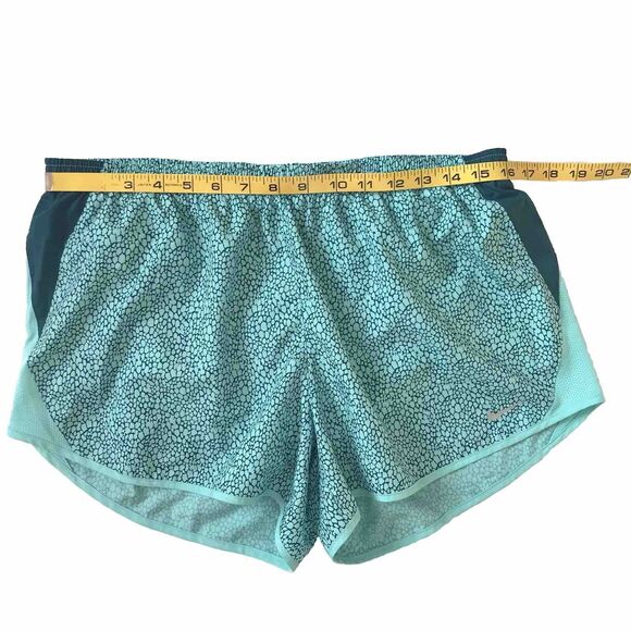 Nike Running Shorts Women L Dri Fit 10K Tempo Printed Shorts Green Black Gym EUC - Picture 6 of 13